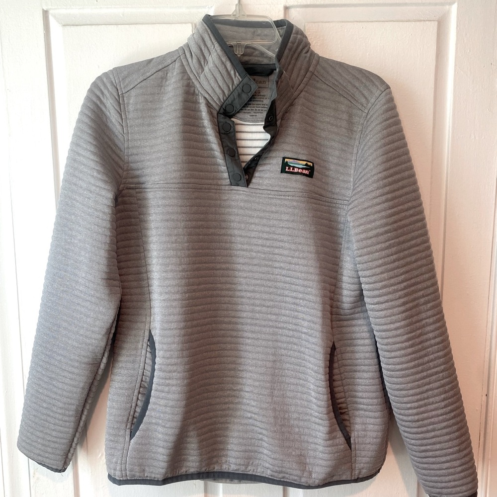 Women’s LLBean pullover small gray